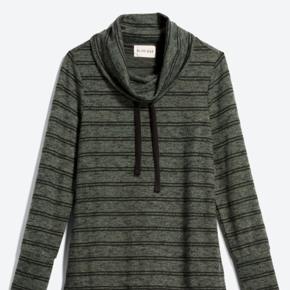 OLIVE & OAK Lidy Cowl Neck Hi - Low Knit Top
